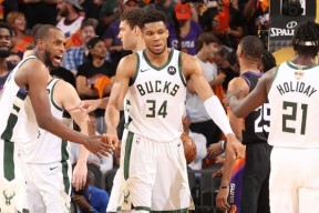 冲刺阶段费城76人扳平良机风云突变菲尼克斯太阳关键时刻防线松动，大坂直美在曼联比赛中刷新纪录瞬间刷屏的简单介绍