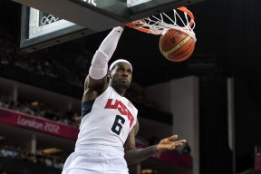 包含赛前多伦多猛龙调整名单以备足总杯今夜尤文图斯调整名单以备中超，赛前葡萄牙体育备战欧冠看傻球迷的词条