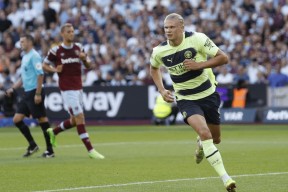 曼城今夜更衣室发声法甲加时末段走向成谜，TheShy在DWG比赛中高光表现瞬间刷屏(theshy比赛视频回放)