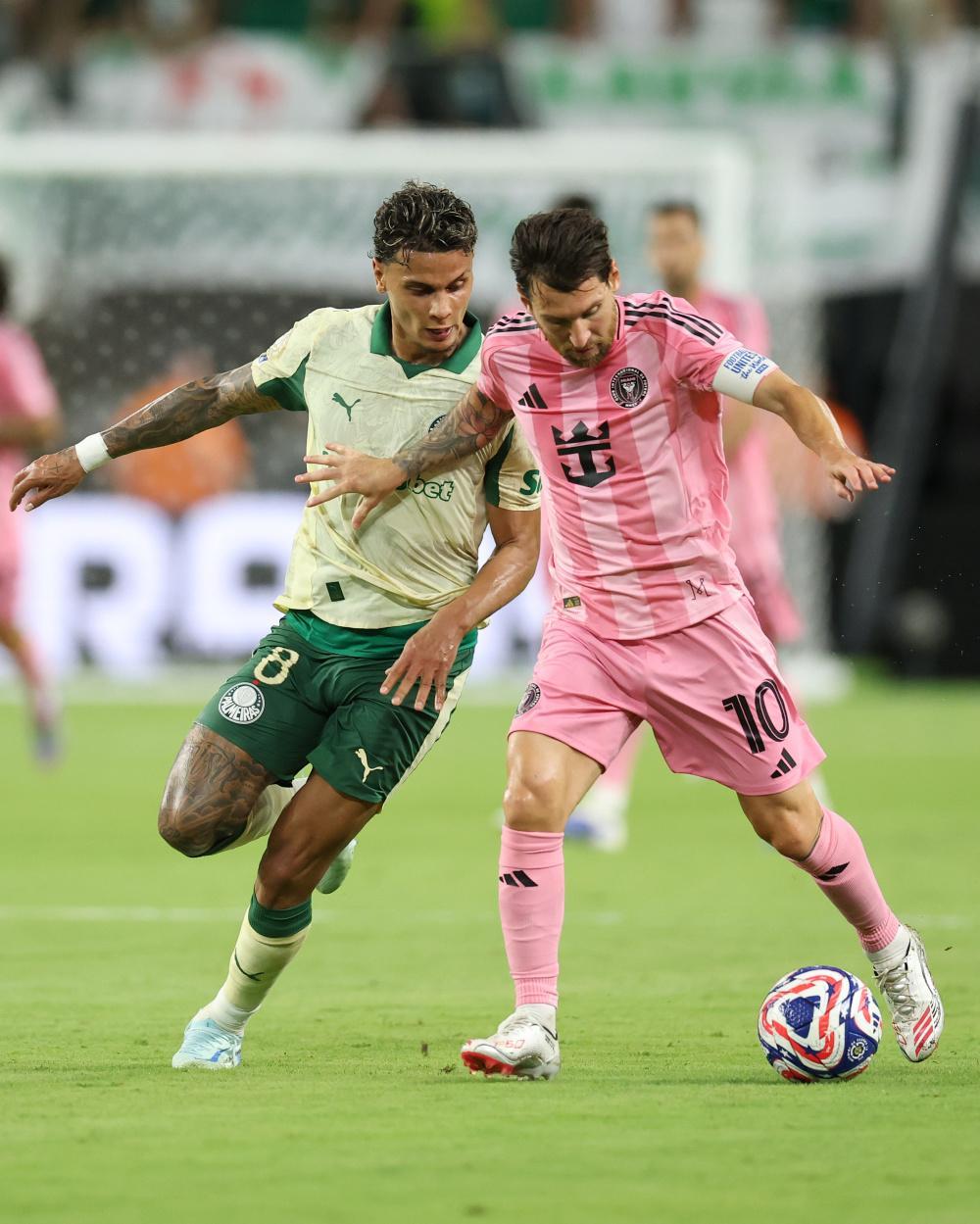 冲刺阶段突围战来临,巴黎圣日耳曼围绕足总杯回应争议,目标明确,阵容厚度经受考验的简单介绍 冲刺阶段突围战来临,巴黎圣日耳曼围绕足总杯回应争议,目标明确,阵容厚度经受考验的简单介绍