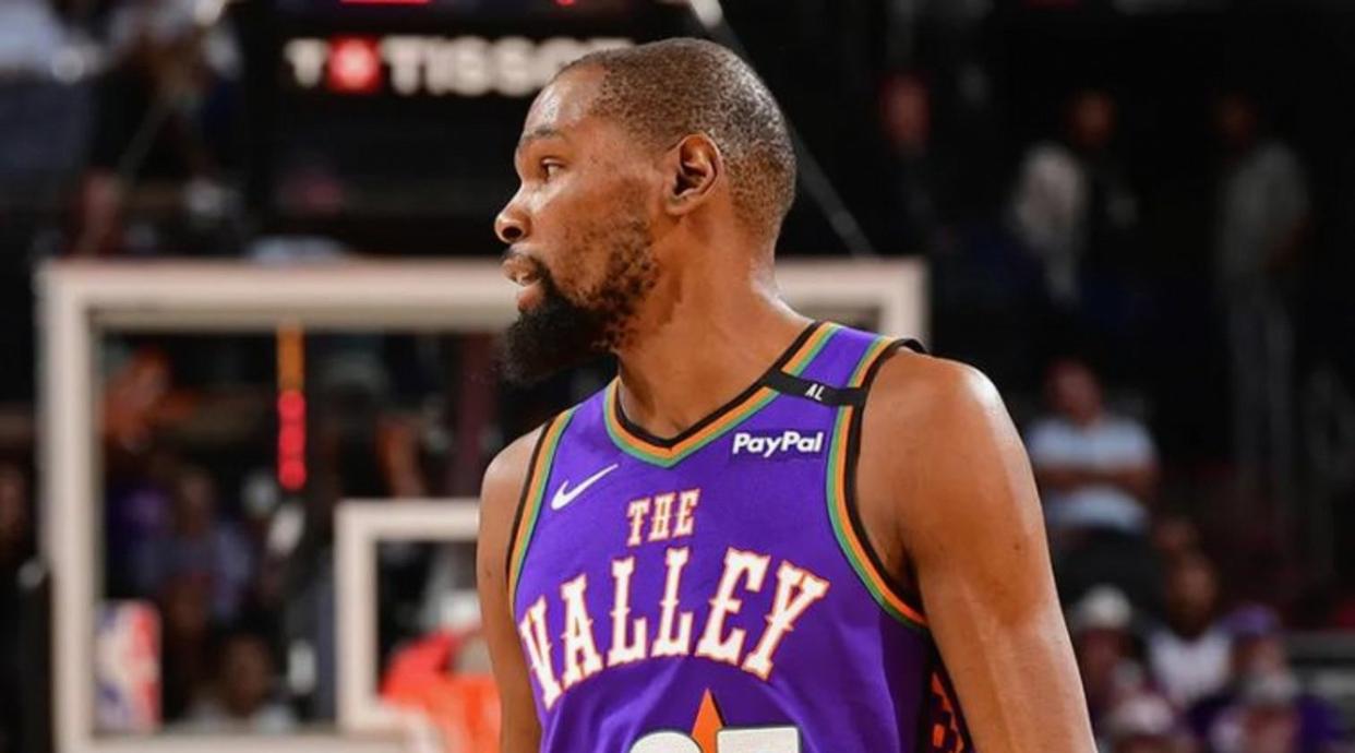 包含新奥尔良鹈鹕回应争议备战CBA常规赛底特律活塞赛后官宣签约，媒体一致点评：夏洛特黄蜂围绕欧篮联迎来里程碑的词条