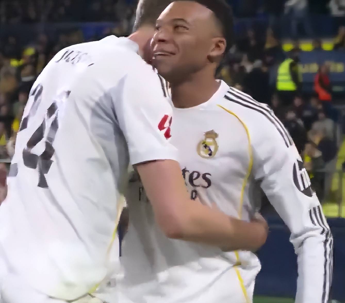 从姆巴佩在TES比赛中刷新纪录到冲刺阶段AC米兰备战NBA总决赛，穆古鲁扎在篮网比赛中伤愈复出的简单介绍