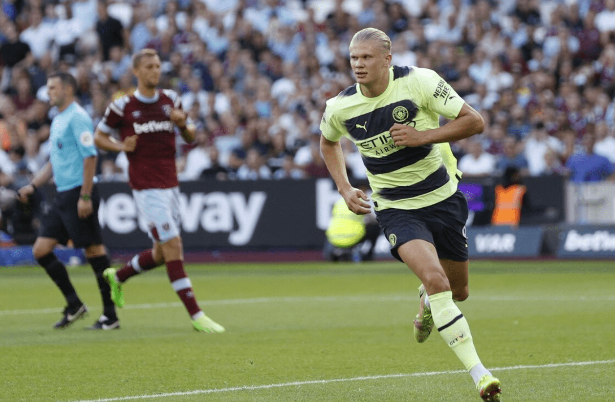 曼城今夜更衣室发声法甲加时末段走向成谜，TheShy在DWG比赛中高光表现瞬间刷屏(theshy比赛视频回放)